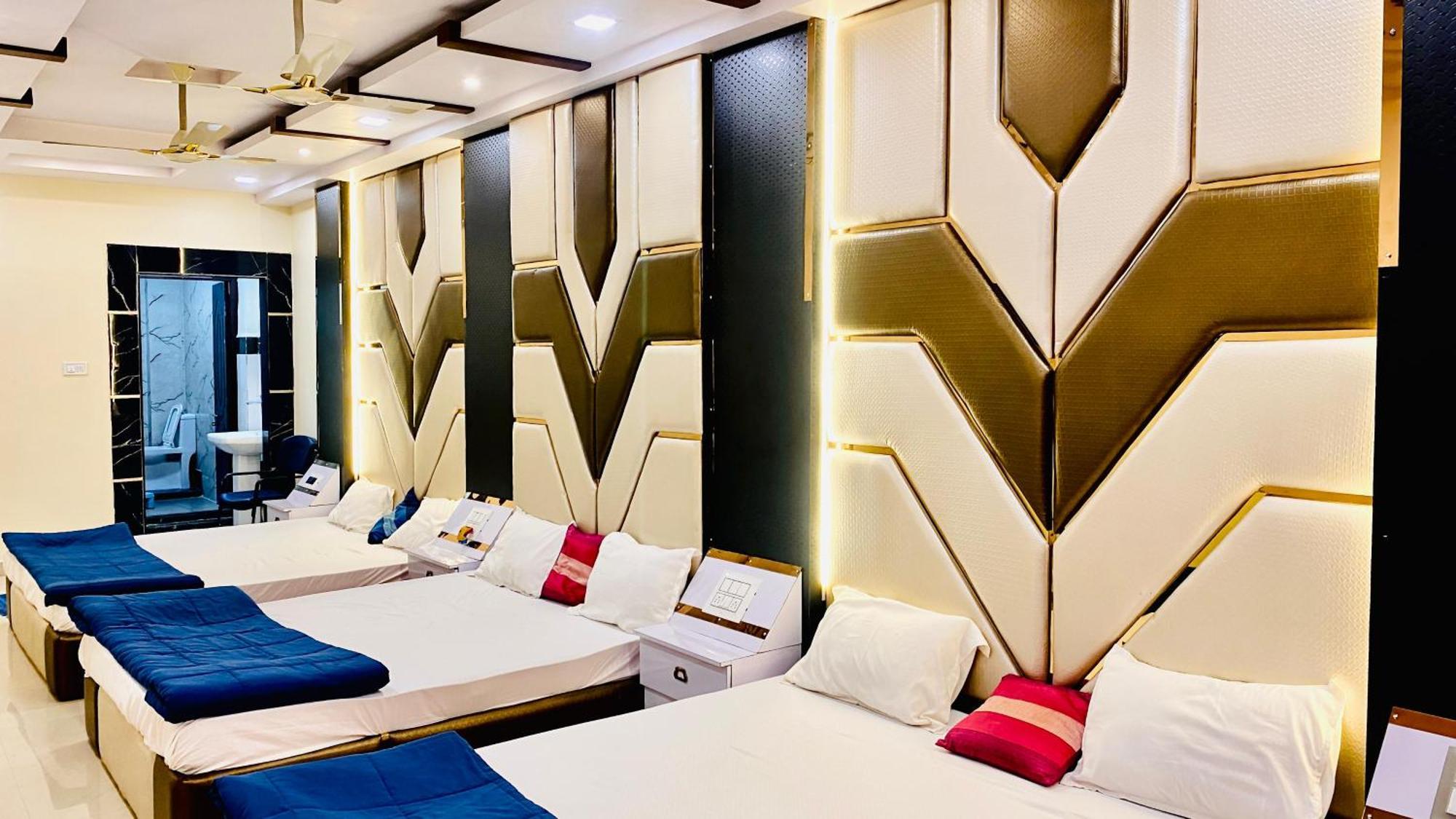 Hotel Mark อุจเจน ภายนอก รูปภาพ