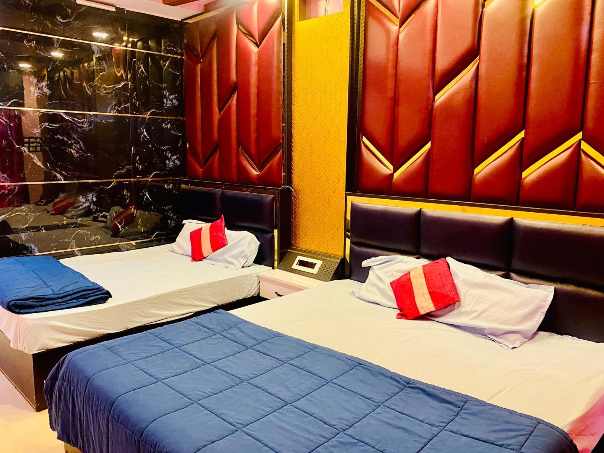 Hotel Mark อุจเจน ภายนอก รูปภาพ