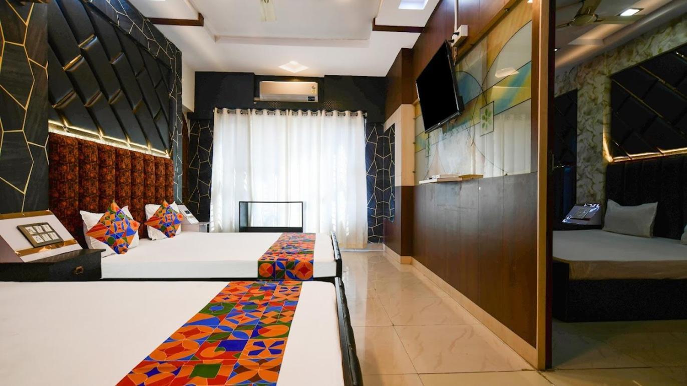 Hotel Mark อุจเจน ภายนอก รูปภาพ