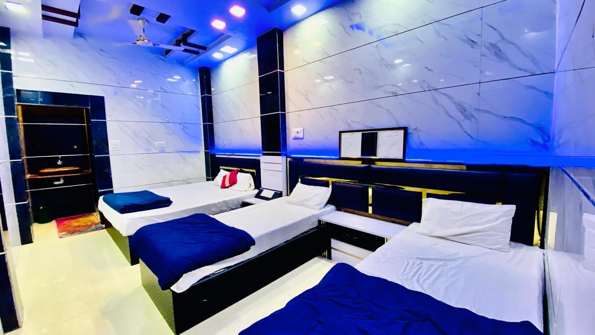 Hotel Mark อุจเจน ภายนอก รูปภาพ
