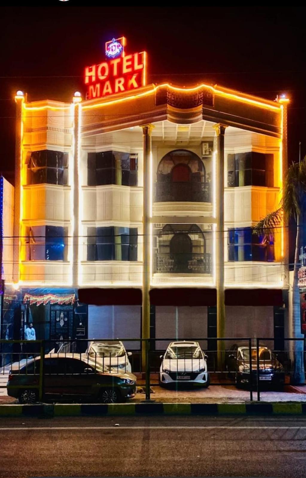 Hotel Mark อุจเจน ภายนอก รูปภาพ